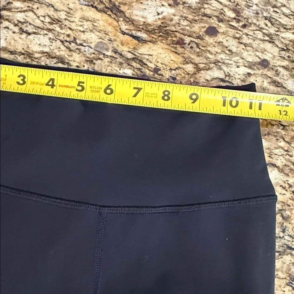 Lululemon Black Cropped Leggings Size 4 Laser Cut Hem Yoga Pants
